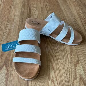 Cliffs by White Mountain Teona Snake Embossed Slide Sandal White 8.5